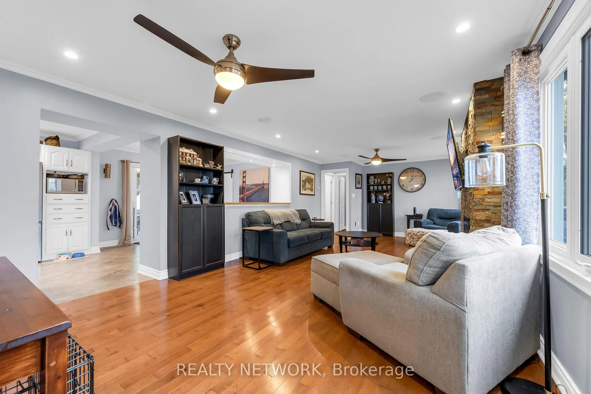 Photo 9 of 10042 Wiiloughby Drive, Niagara Falls, Chippawa — HOMEH