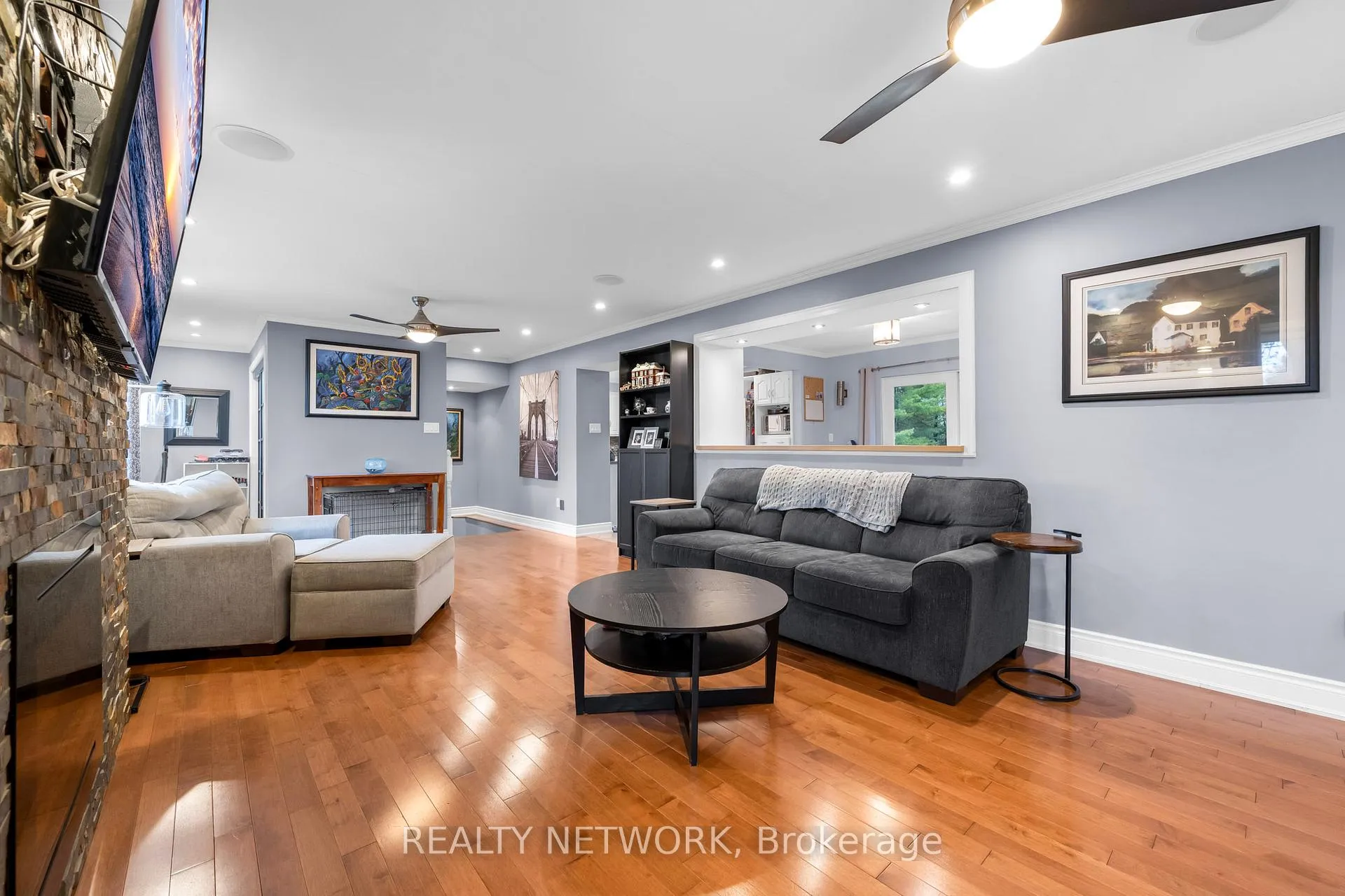 Photo 12 of 10042 Wiiloughby Drive, Niagara Falls, Chippawa — HOMEH