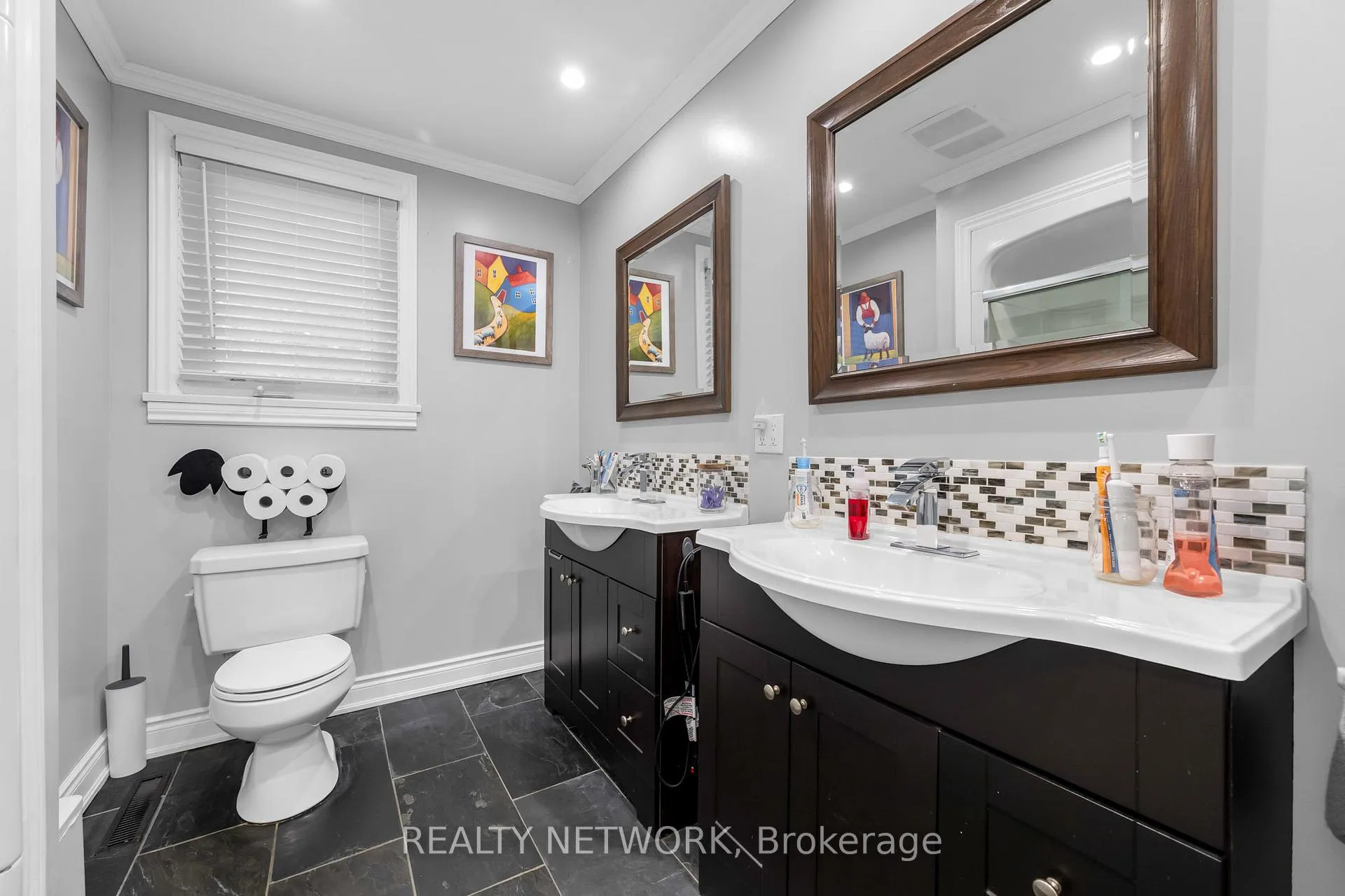 Photo 13 of 10042 Wiiloughby Drive, Niagara Falls, Chippawa — HOMEH