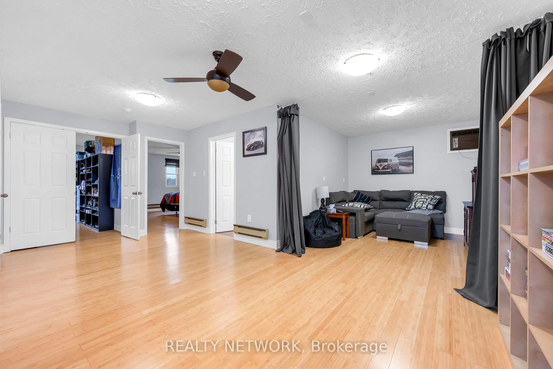 Photo 26 of 10042 Wiiloughby Drive, Niagara Falls, Chippawa — HOMEH