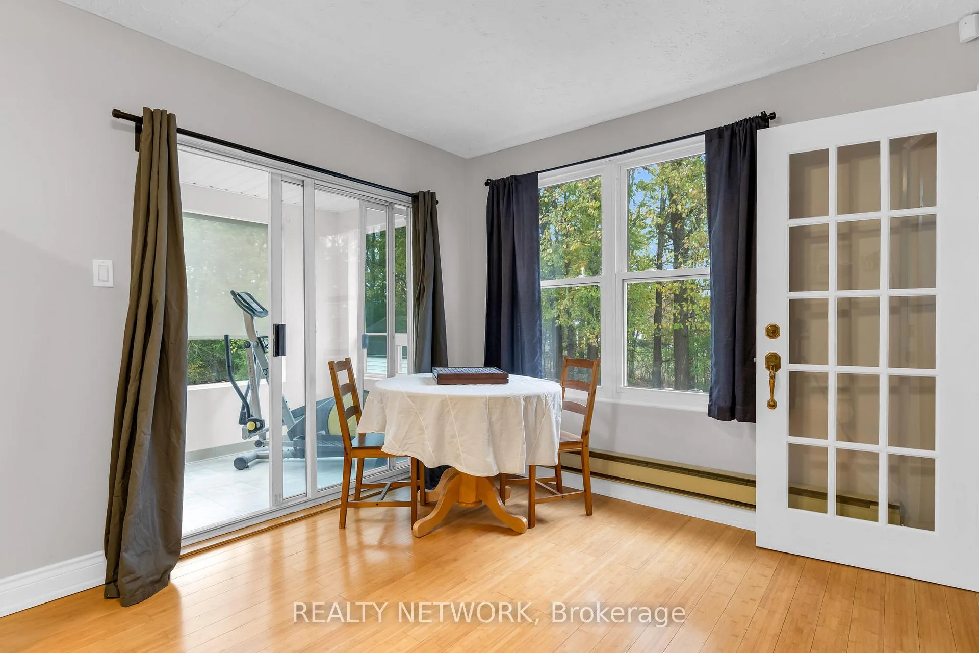 Photo 35 of 10042 Wiiloughby Drive, Niagara Falls, Chippawa — HOMEH