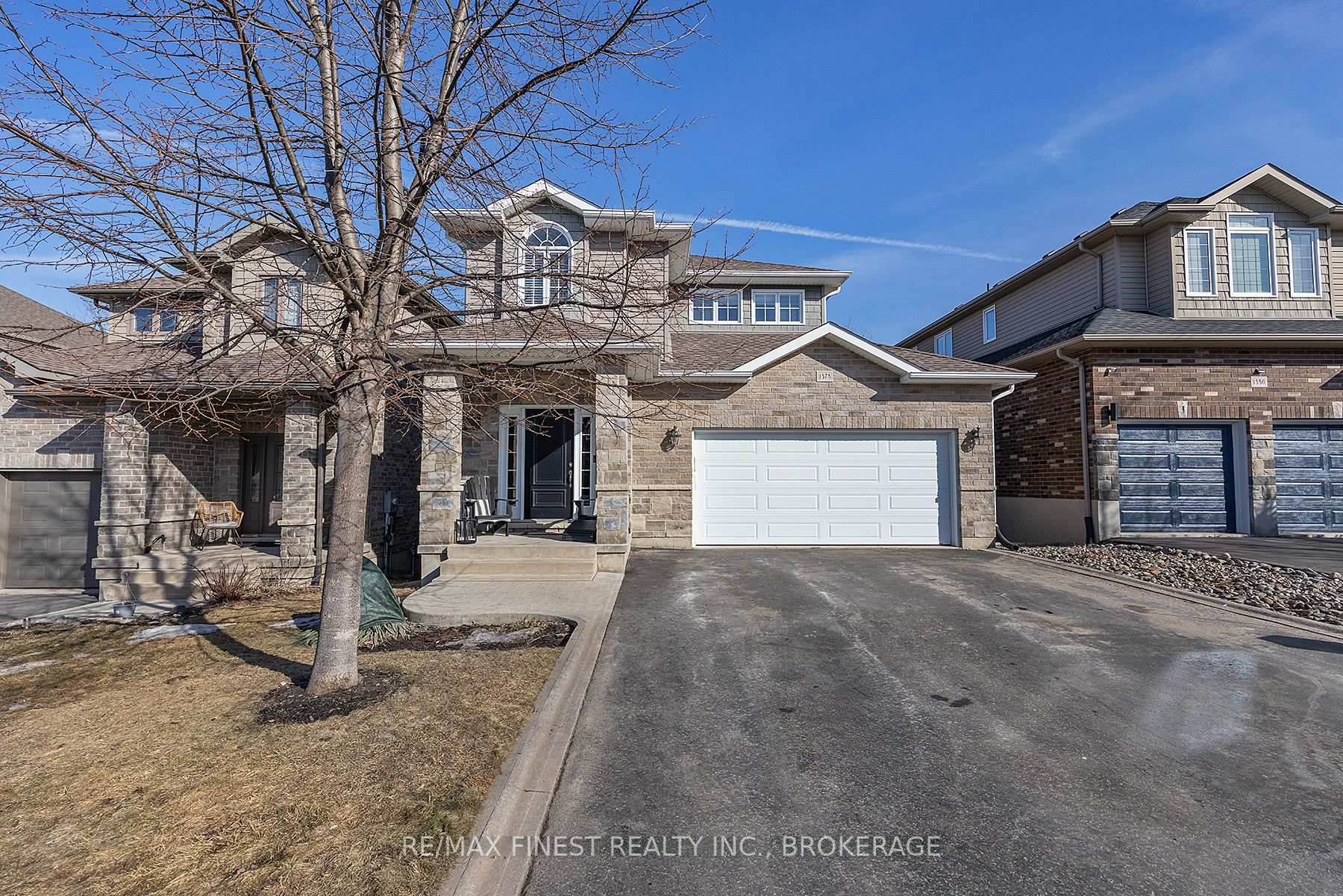 Photo 2 of 1378 Waterside Way, Kingston, Kingston East (Incl Barret Crt) — HOMEH
