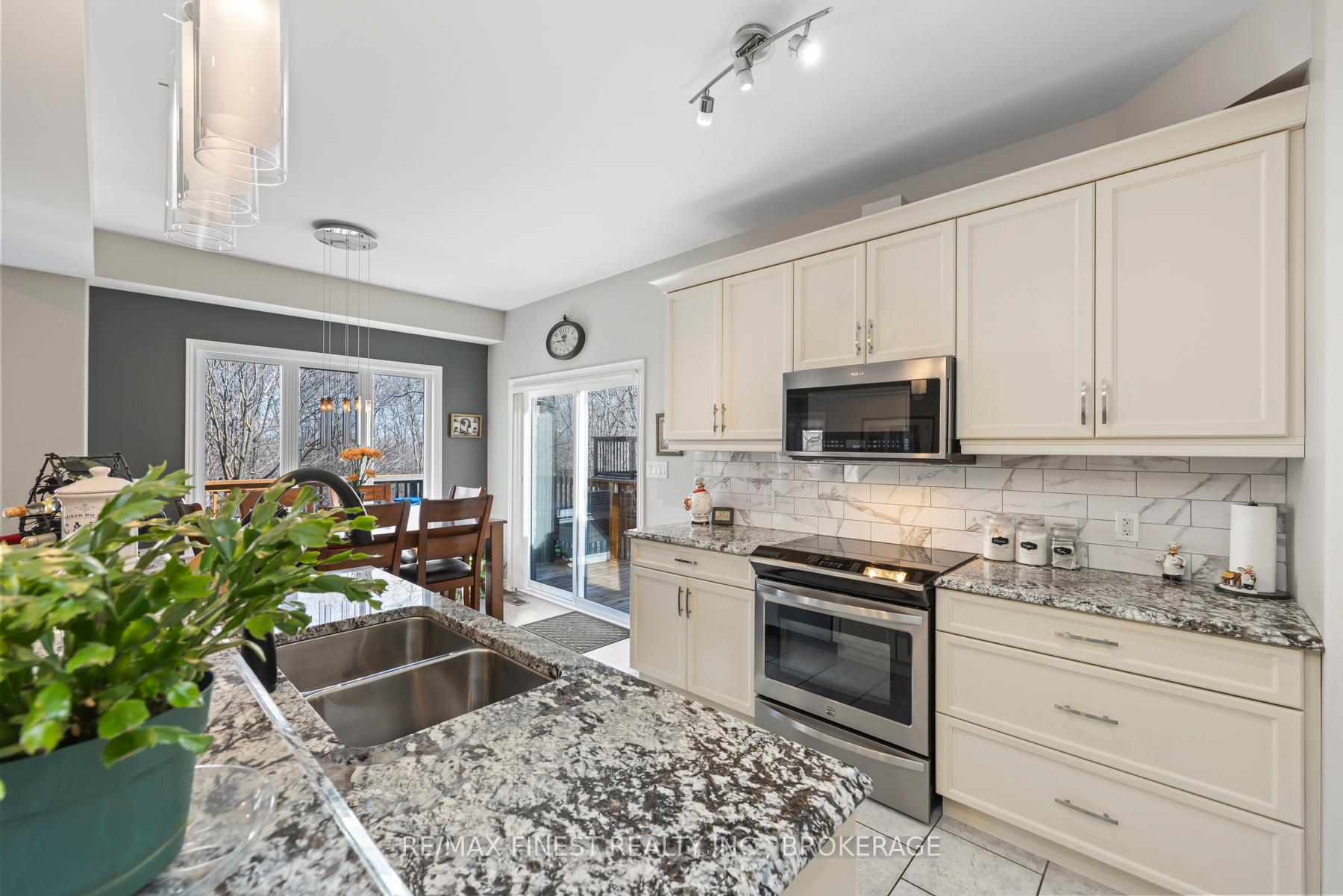Photo 10 of 1378 Waterside Way, Kingston, Kingston East (Incl Barret Crt) — HOMEH