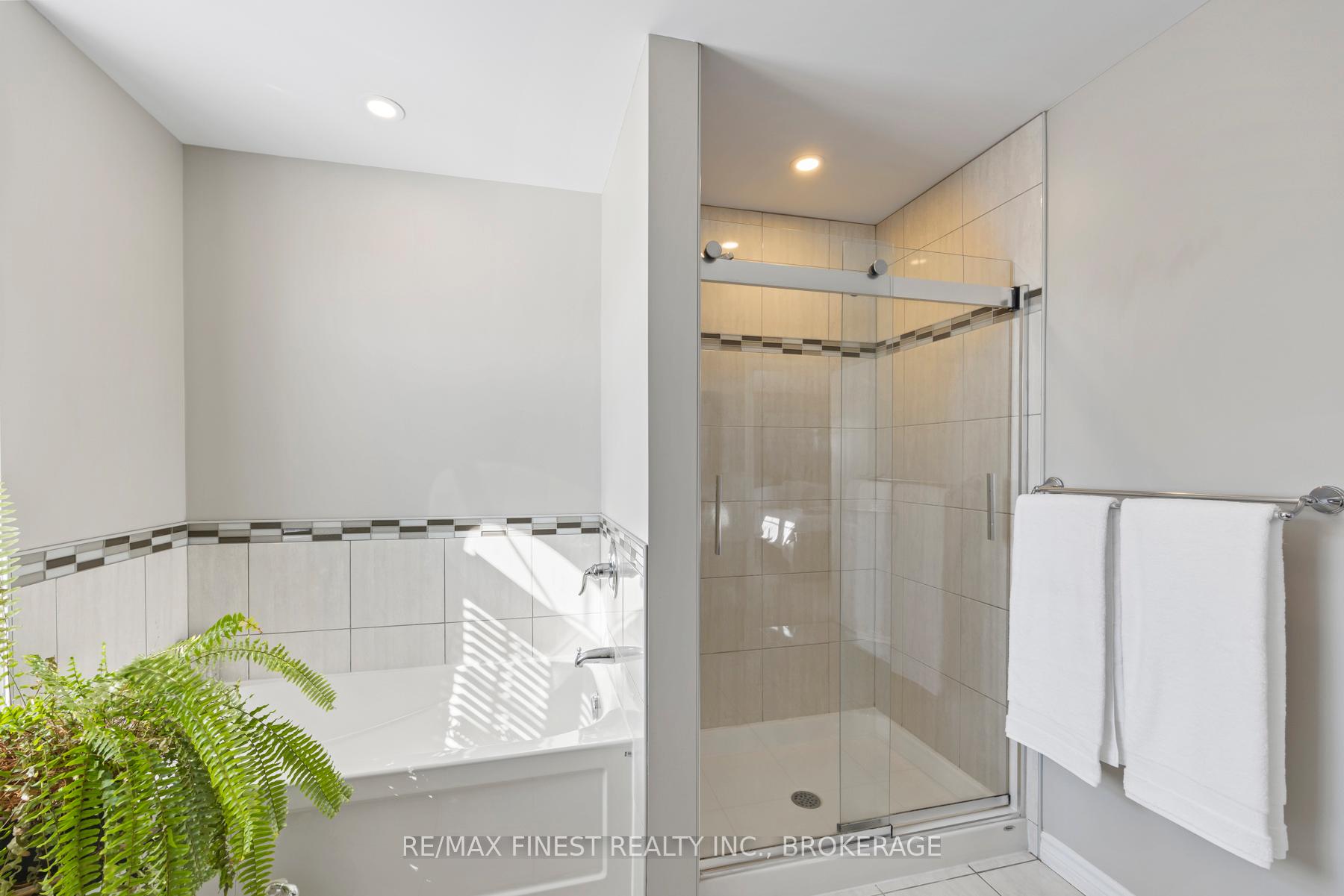 Photo 23 of 1378 Waterside Way, Kingston, Kingston East (Incl Barret Crt) — HOMEH
