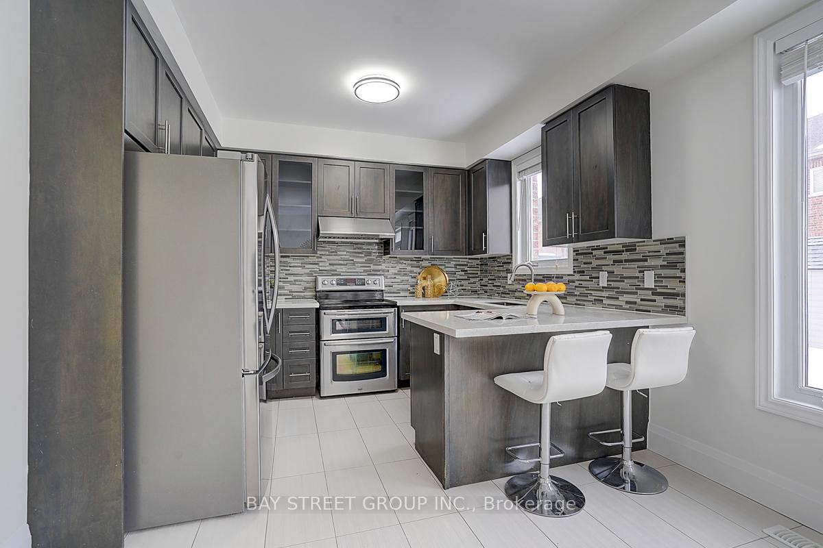 Photo 11 of 98 Carolina Rose Crescent, Markham, Wismer — HOMEH