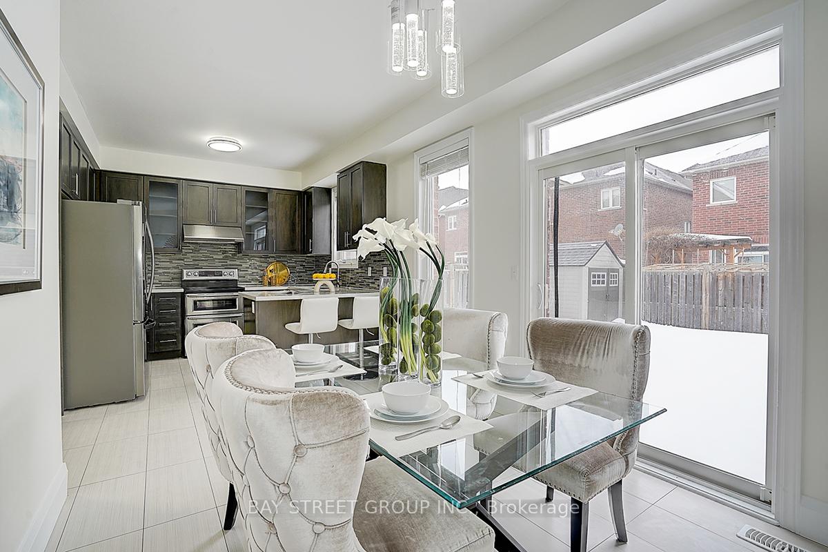 Photo 14 of 98 Carolina Rose Crescent, Markham, Wismer — HOMEH