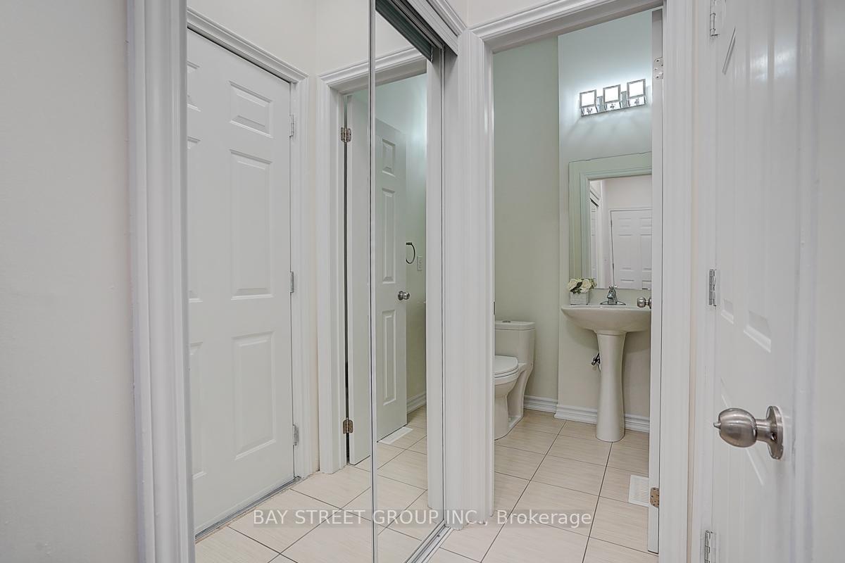 Photo 16 of 98 Carolina Rose Crescent, Markham, Wismer — HOMEH