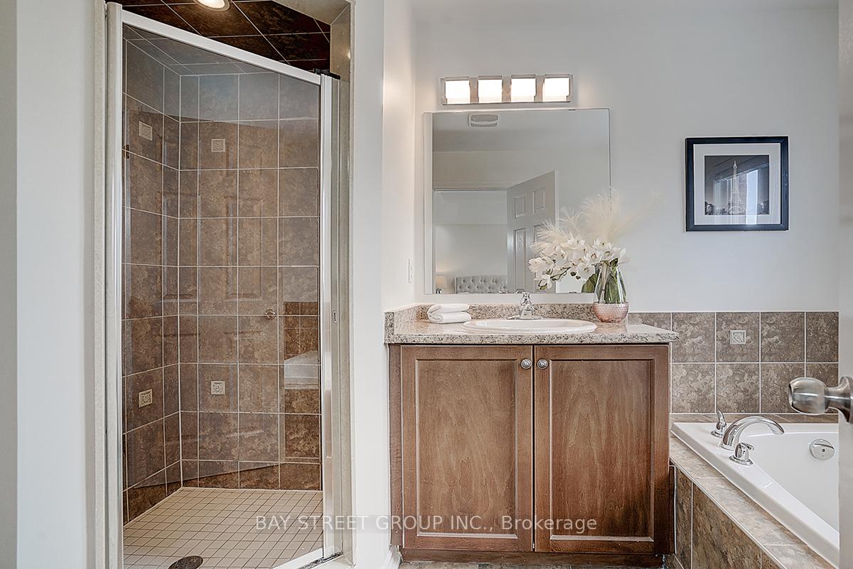 Photo 22 of 98 Carolina Rose Crescent, Markham, Wismer — HOMEH