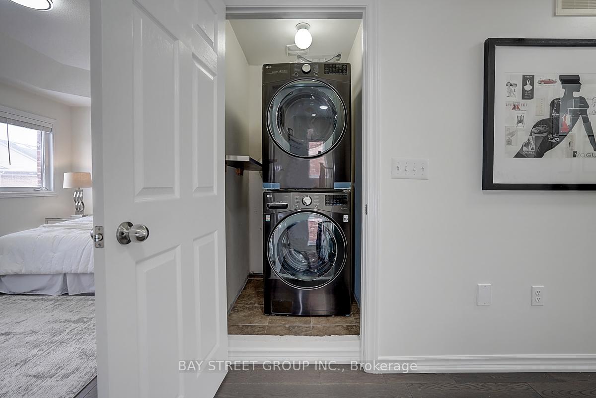 Photo 23 of 98 Carolina Rose Crescent, Markham, Wismer — HOMEH