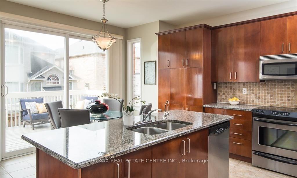 Photo 8 of 625 Hood Terrace, Milton, Coates — HOMEH
