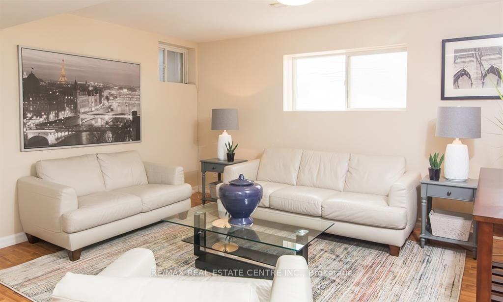 Photo 16 of 625 Hood Terrace, Milton, Coates — HOMEH