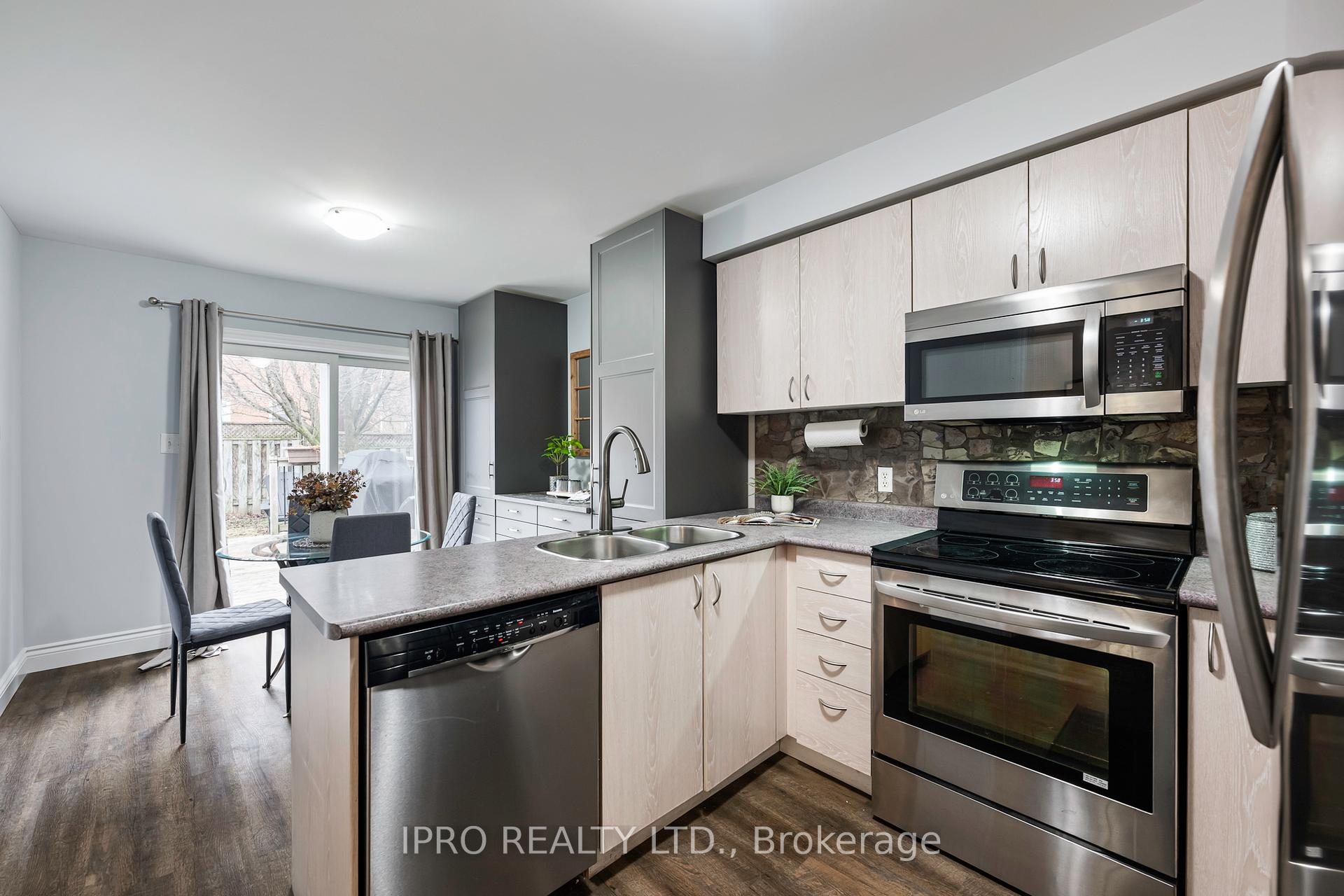 Photo 3 of 305 Marshall Crescent, Orangeville — HOMEH