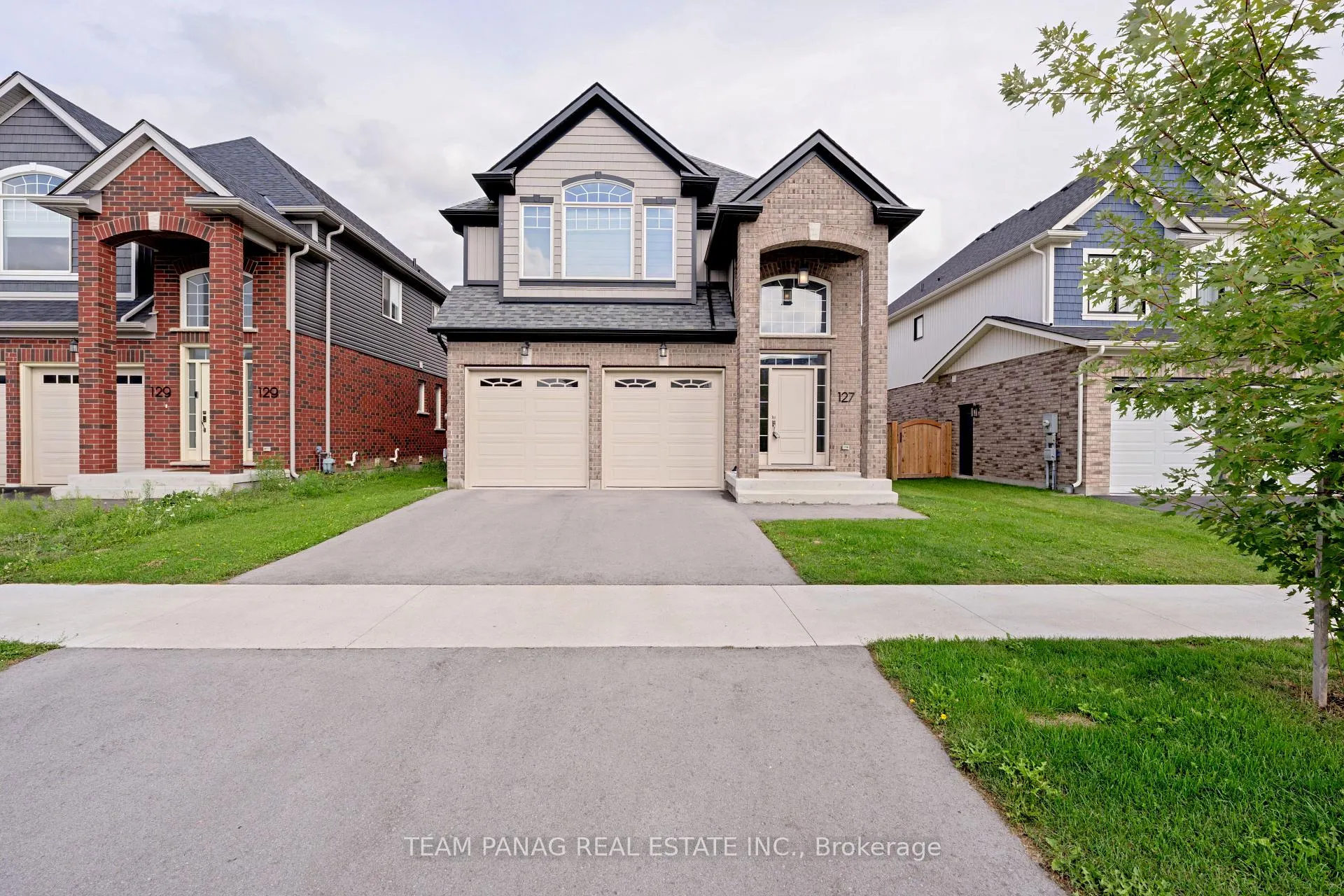 Photo 2 of 127 Susan Drive, Pelham, Fonthill — HOMEH