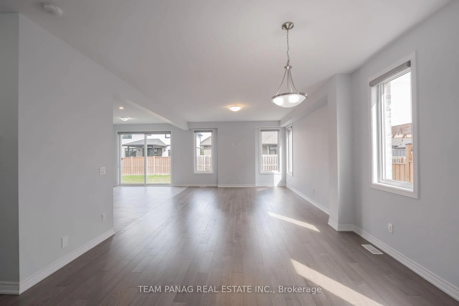Photo 6 of 127 Susan Drive, Pelham, Fonthill — HOMEH