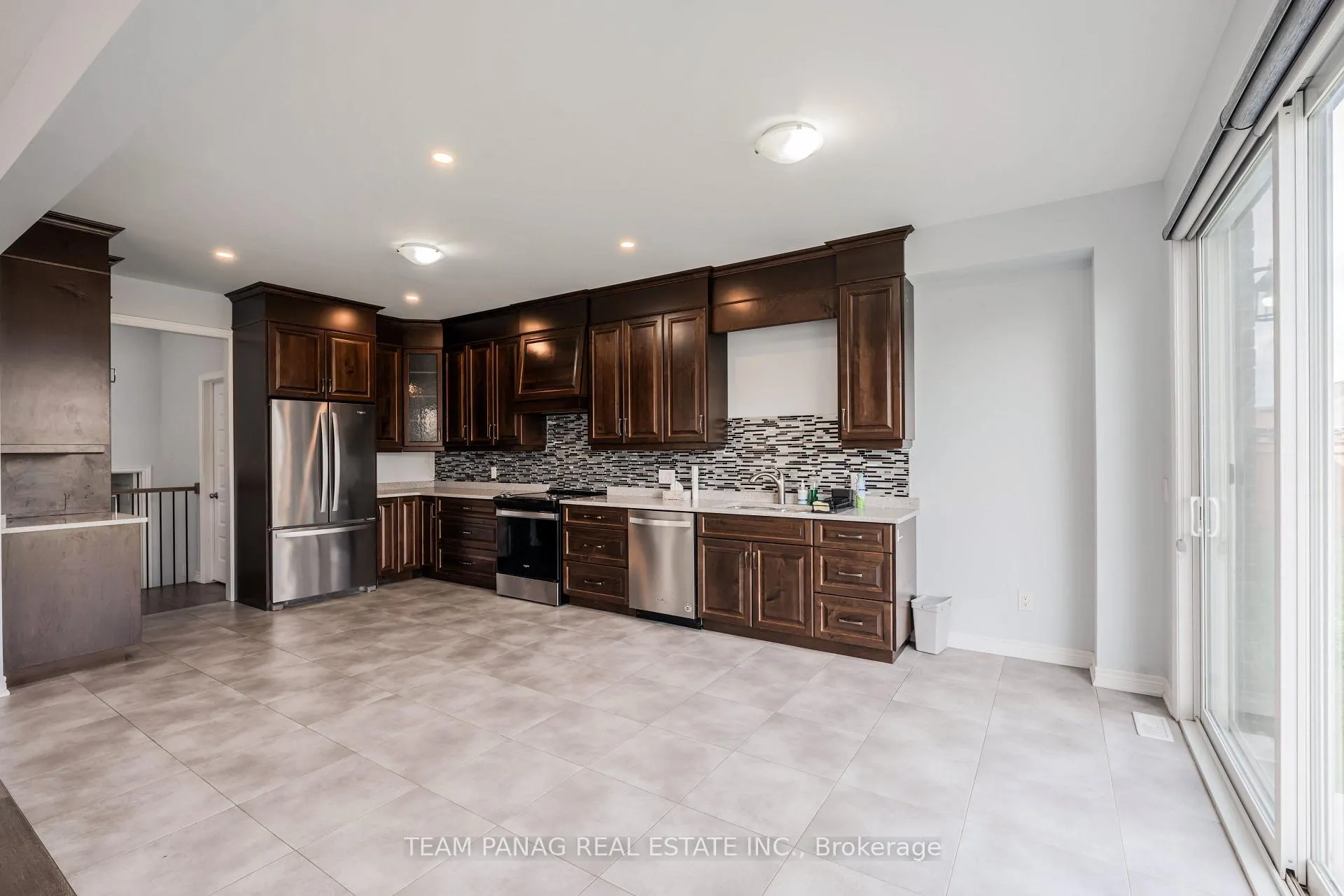 Photo 9 of 127 Susan Drive, Pelham, Fonthill — HOMEH