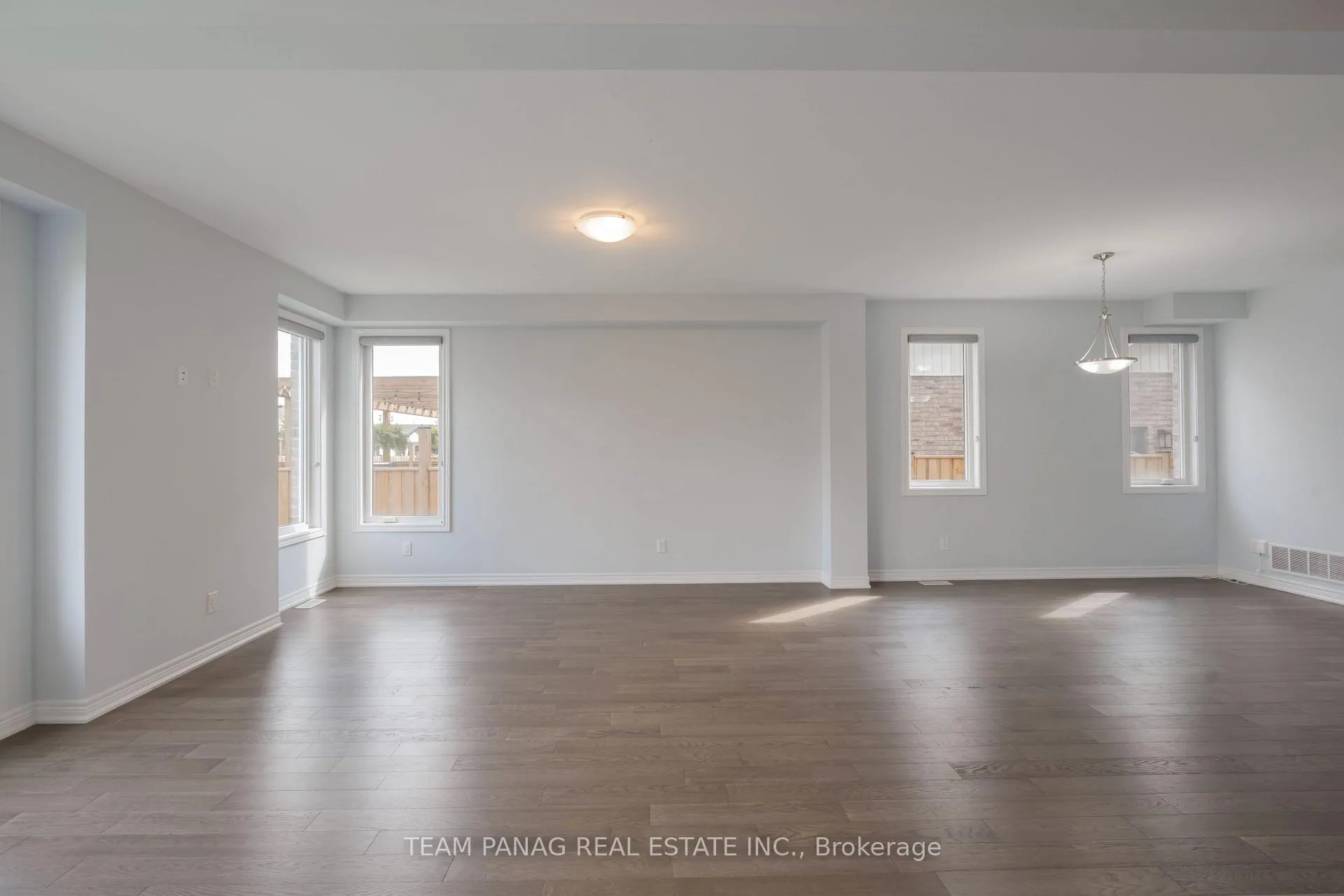 Photo 10 of 127 Susan Drive, Pelham, Fonthill — HOMEH