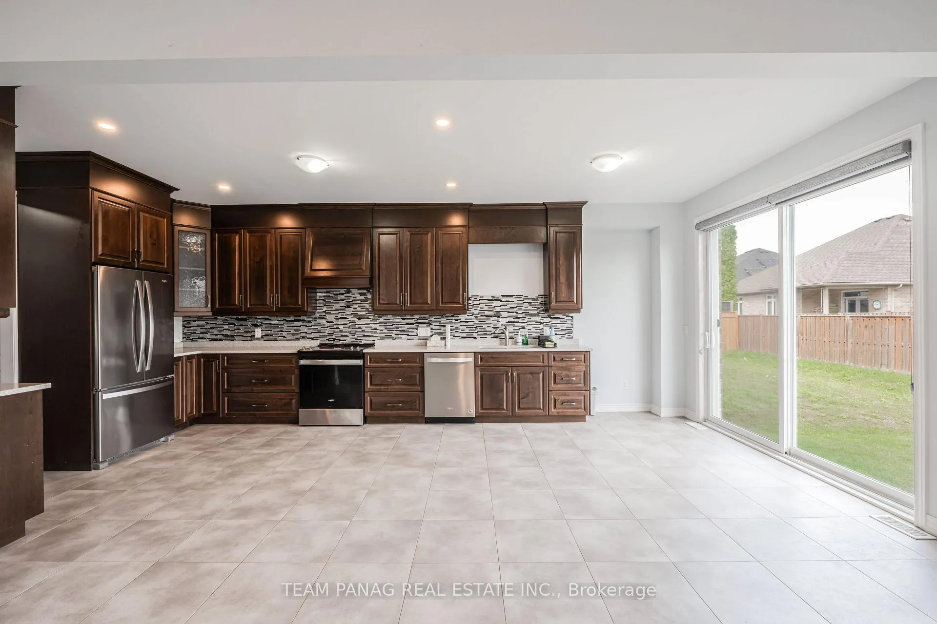 Photo 11 of 127 Susan Drive, Pelham, Fonthill — HOMEH
