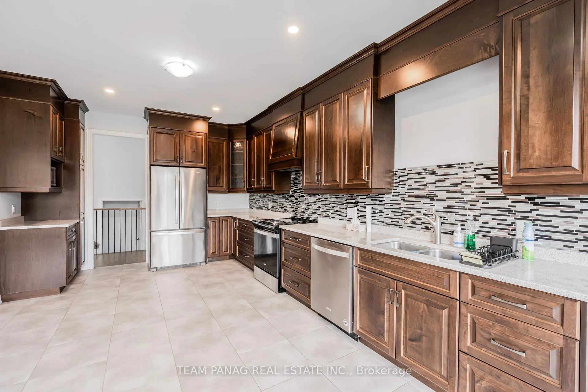 Photo 13 of 127 Susan Drive, Pelham, Fonthill — HOMEH