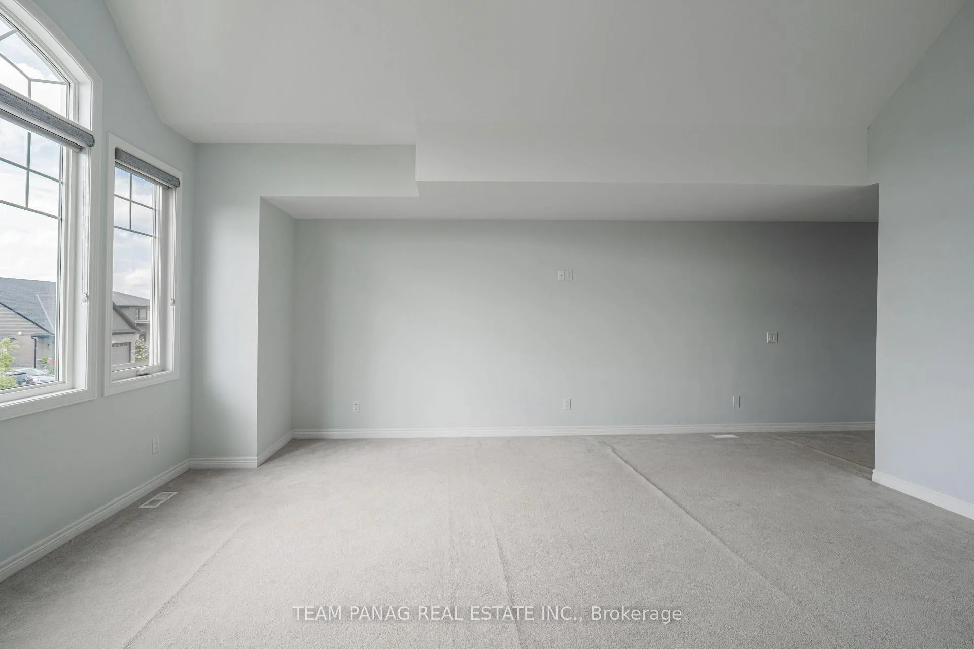 Photo 16 of 127 Susan Drive, Pelham, Fonthill — HOMEH