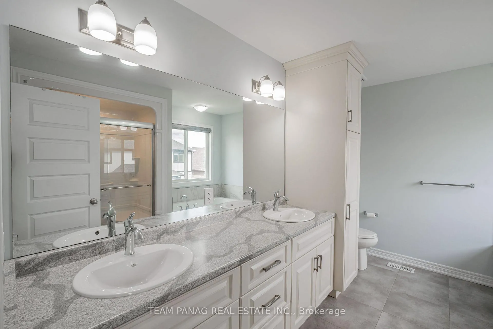 Photo 24 of 127 Susan Drive, Pelham, Fonthill — HOMEH