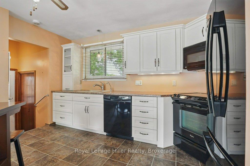 Photo 12 of 26 Arena Drive, Perth East, Milverton — HOMEH