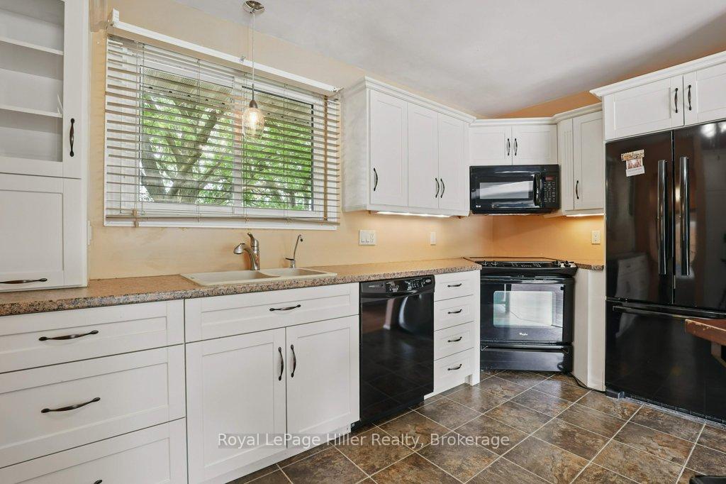 Photo 13 of 26 Arena Drive, Perth East, Milverton — HOMEH