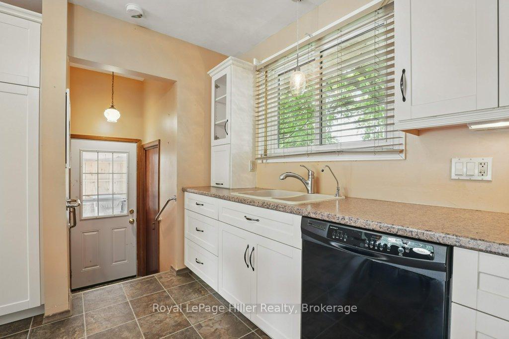 Photo 14 of 26 Arena Drive, Perth East, Milverton — HOMEH