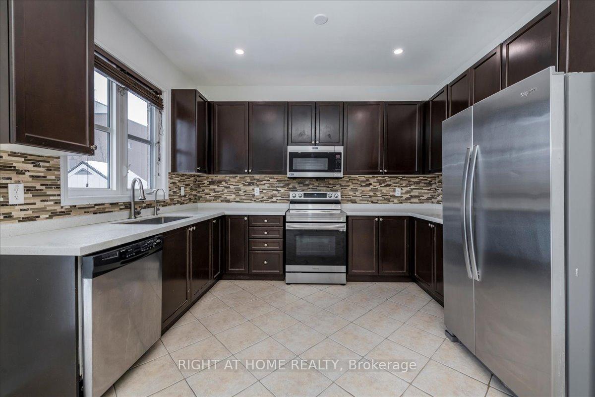 Photo 8 of 59 Nunn Crescent, New Tecumseth, Alliston — HOMEH