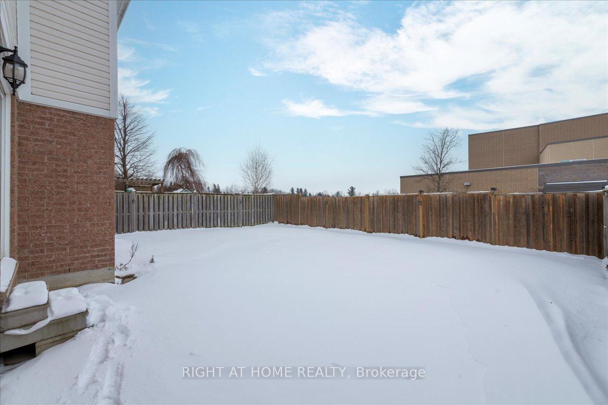 Photo 20 of 59 Nunn Crescent, New Tecumseth, Alliston — HOMEH