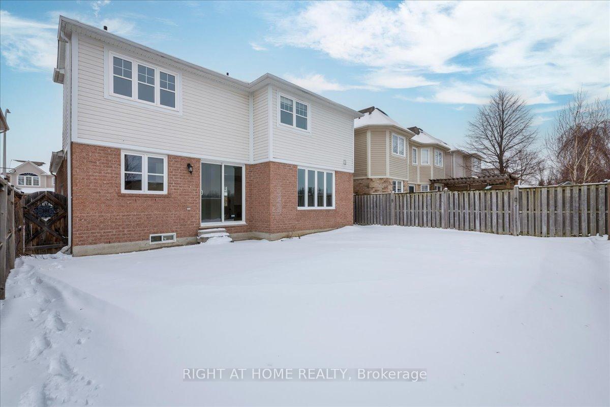Photo 21 of 59 Nunn Crescent, New Tecumseth, Alliston — HOMEH