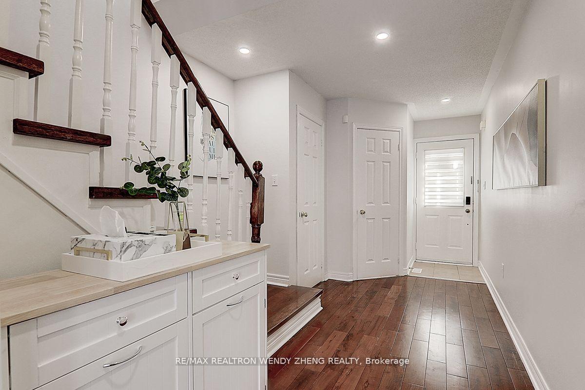 Photo 6 of 60 Zio Carlo Drive, Markham, Village Green-South Unionville — HOMEH