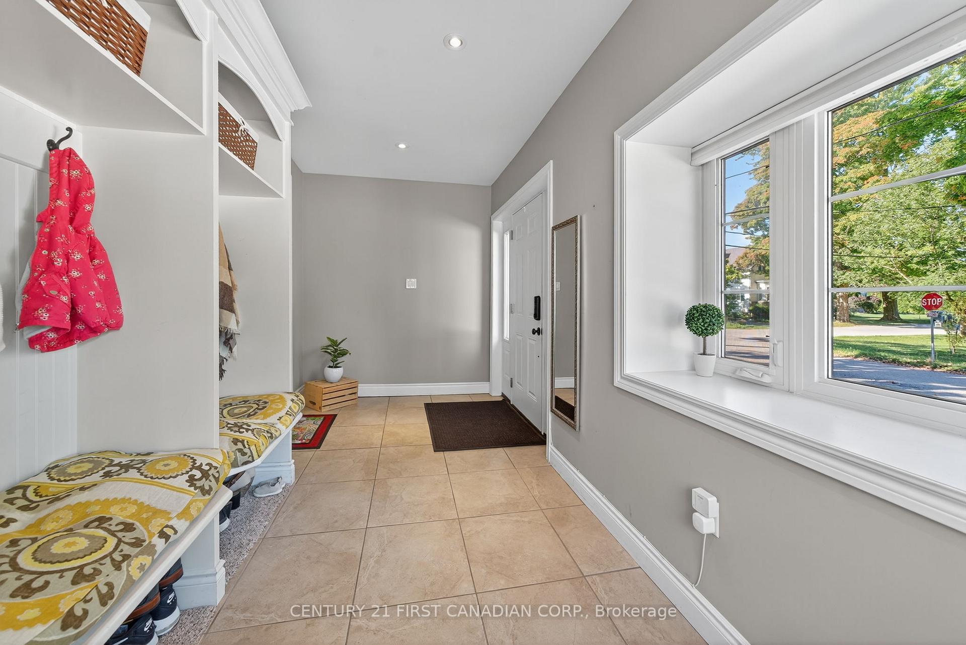 Photo 4 of 160 Catherine Street, North Middlesex, Parkhill — HOMEH