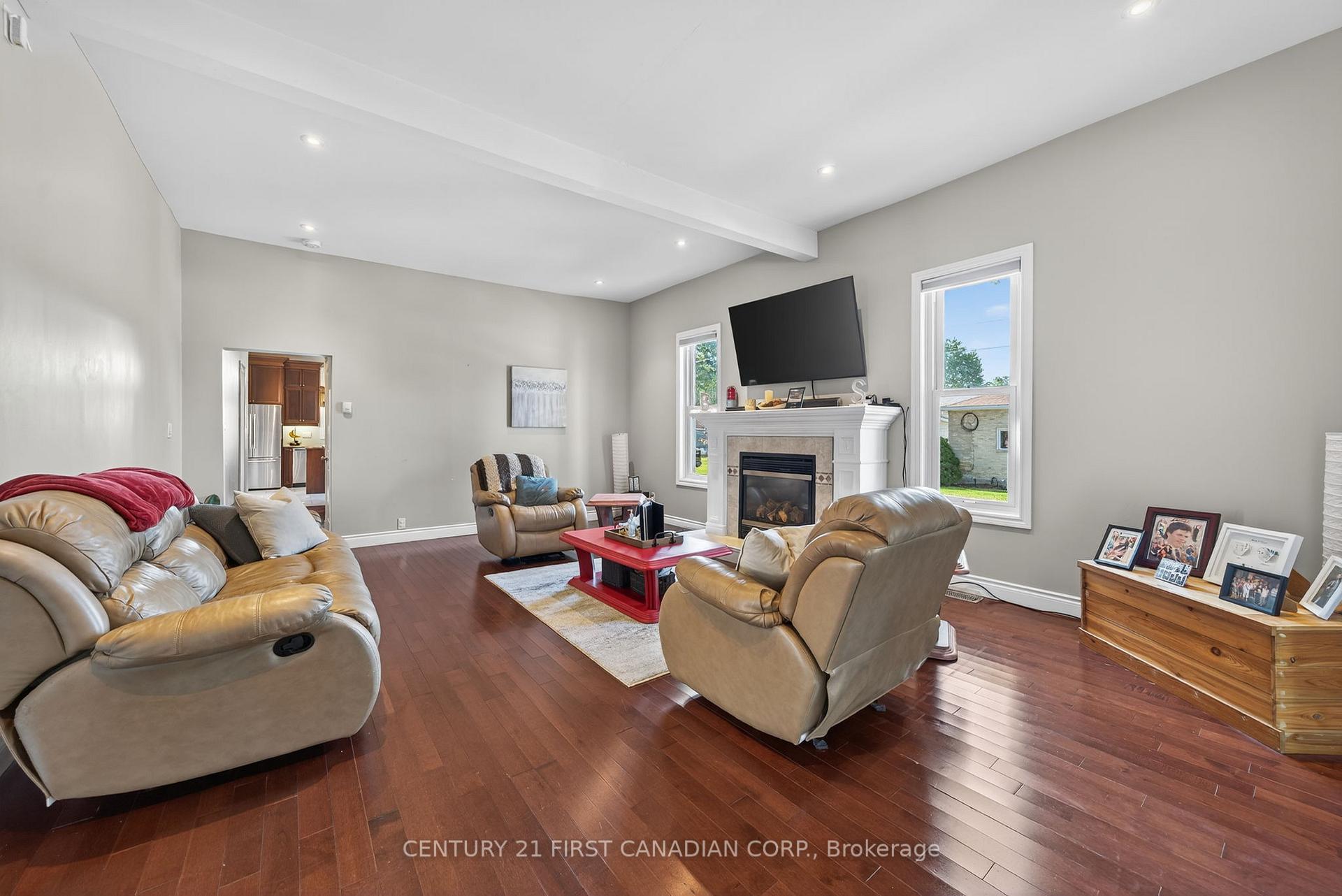 Photo 5 of 160 Catherine Street, North Middlesex, Parkhill — HOMEH