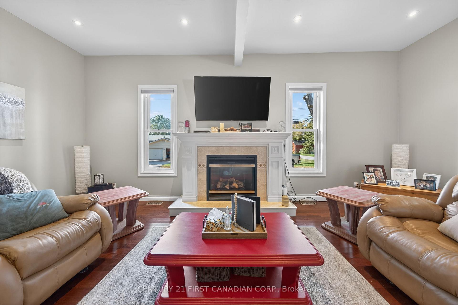 Photo 6 of 160 Catherine Street, North Middlesex, Parkhill — HOMEH