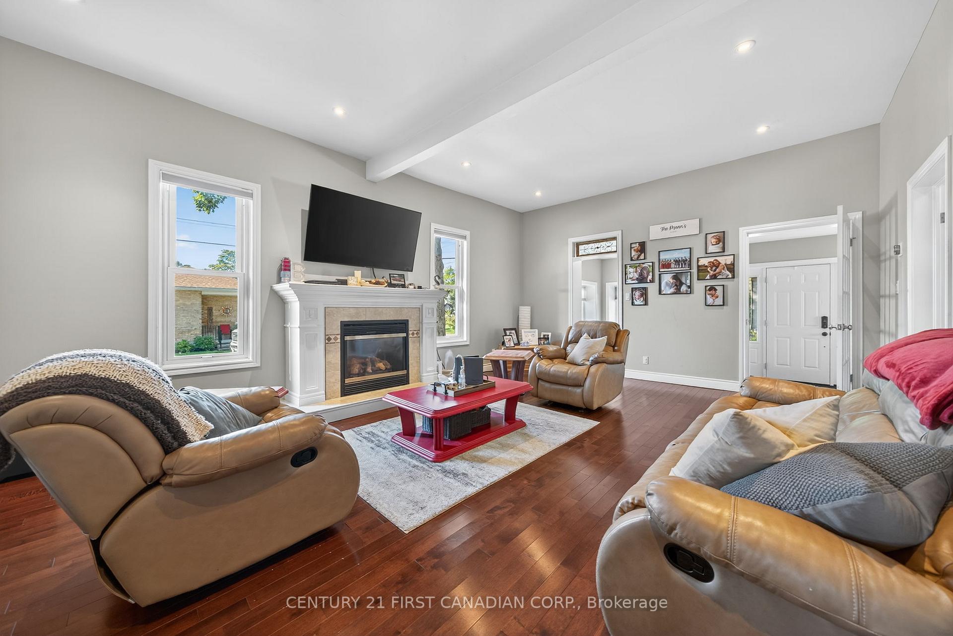 Photo 7 of 160 Catherine Street, North Middlesex, Parkhill — HOMEH