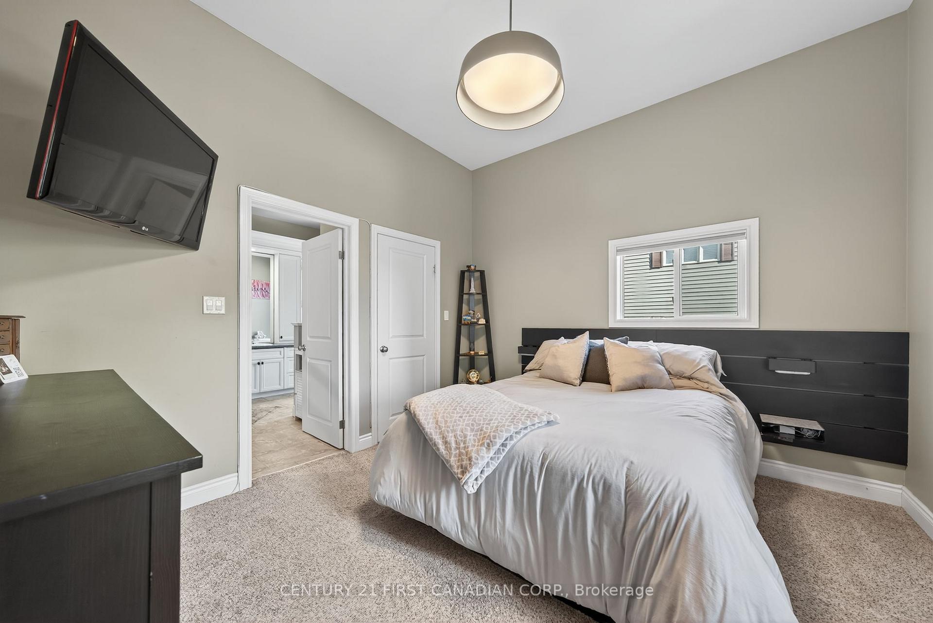 Photo 13 of 160 Catherine Street, North Middlesex, Parkhill — HOMEH
