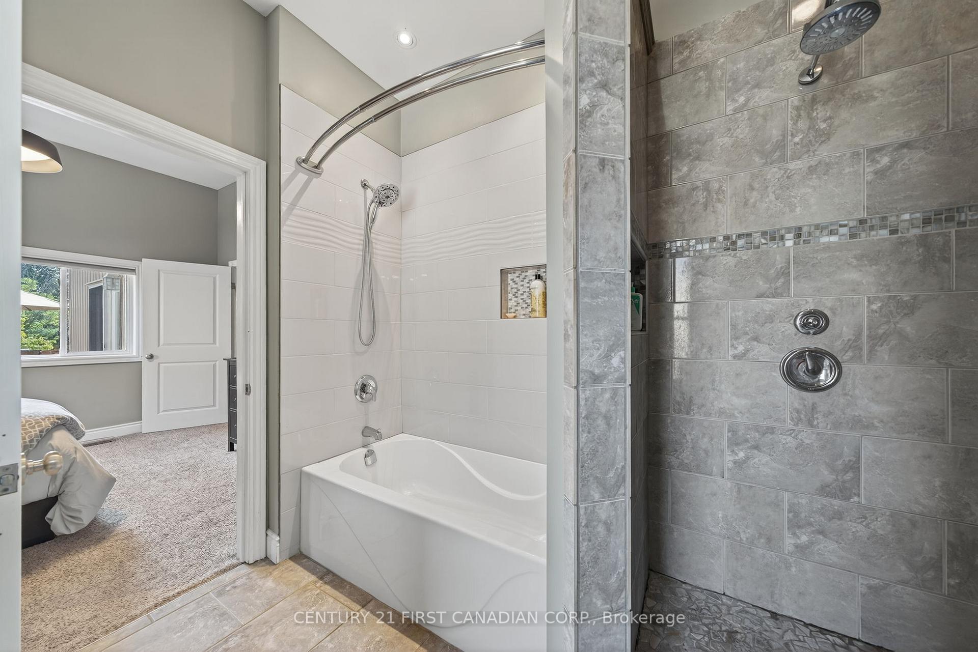 Photo 15 of 160 Catherine Street, North Middlesex, Parkhill — HOMEH
