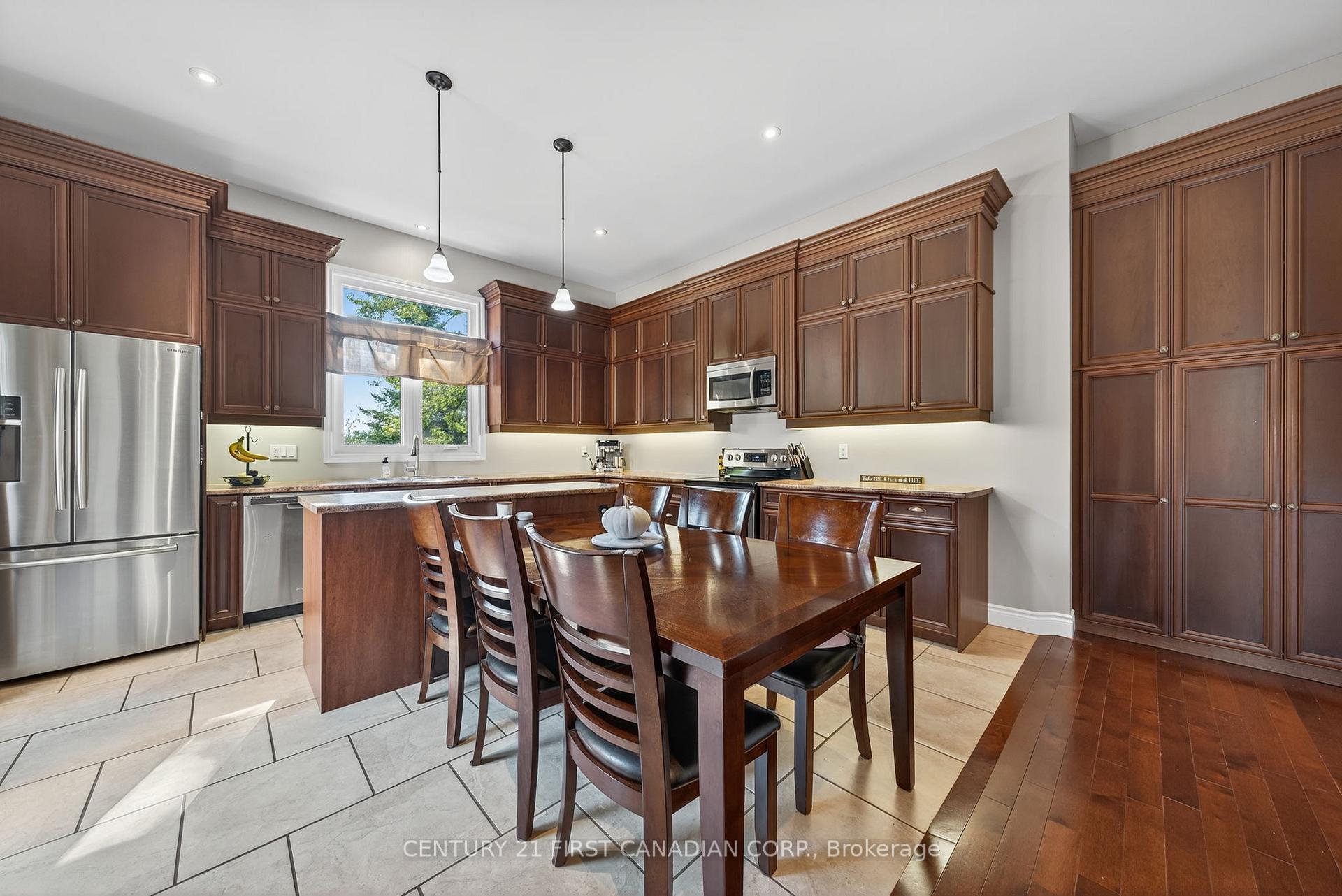 Photo 16 of 160 Catherine Street, North Middlesex, Parkhill — HOMEH
