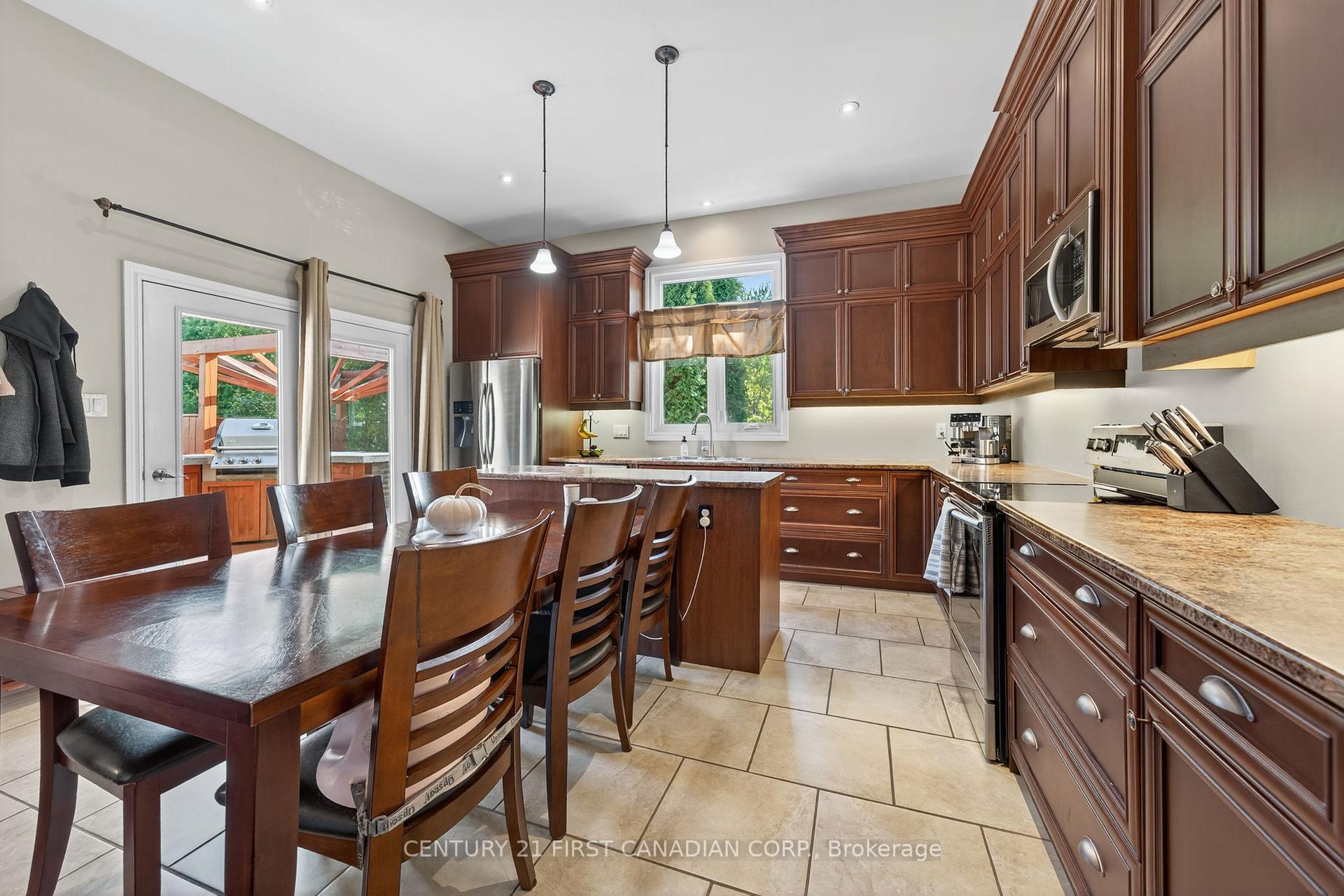 Photo 19 of 160 Catherine Street, North Middlesex, Parkhill — HOMEH