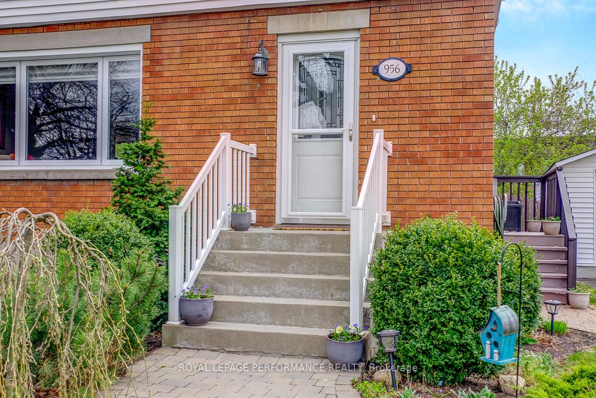 Photo 2 of 956 Telford Avenue, Ottawa, Overbrook/Castle Heights — HOMEH