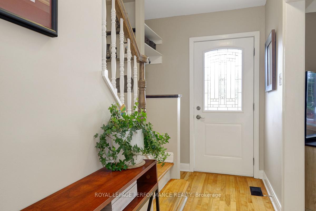 Photo 3 of 956 Telford Avenue, Ottawa, Overbrook/Castle Heights — HOMEH