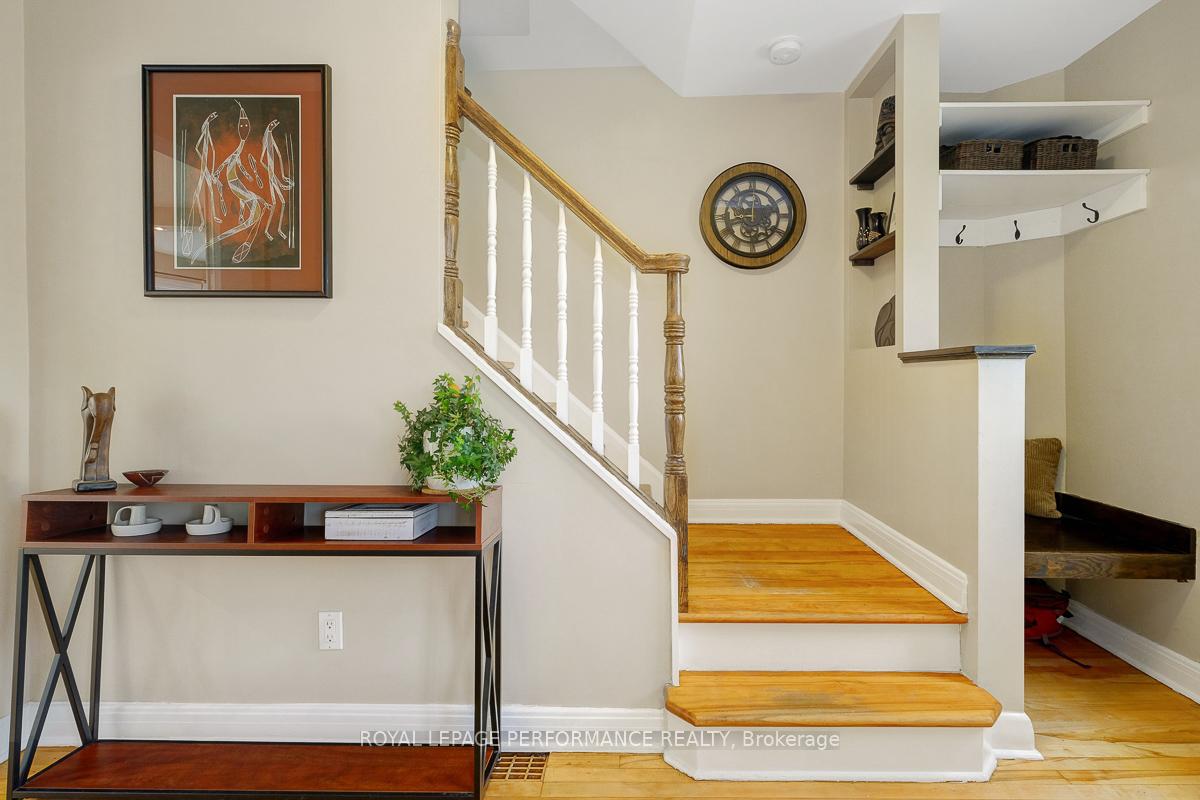 Photo 4 of 956 Telford Avenue, Ottawa, Overbrook/Castle Heights — HOMEH