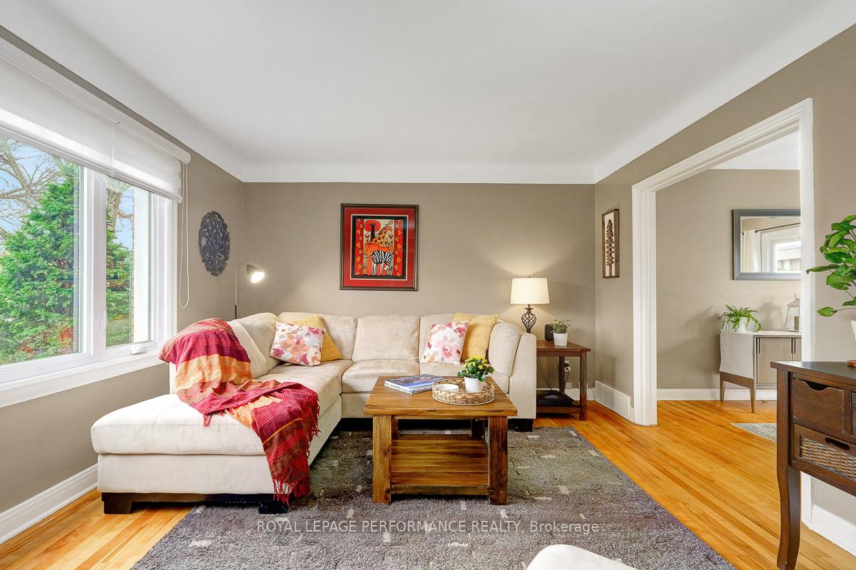 Photo 5 of 956 Telford Avenue, Ottawa, Overbrook/Castle Heights — HOMEH