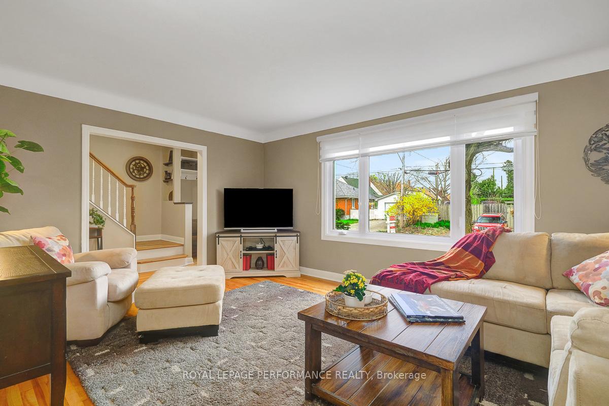 Photo 6 of 956 Telford Avenue, Ottawa, Overbrook/Castle Heights — HOMEH