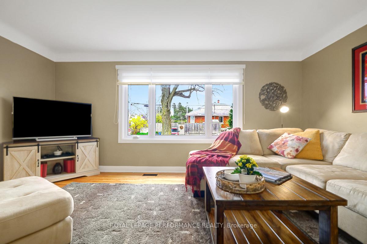 Photo 8 of 956 Telford Avenue, Ottawa, Overbrook/Castle Heights — HOMEH