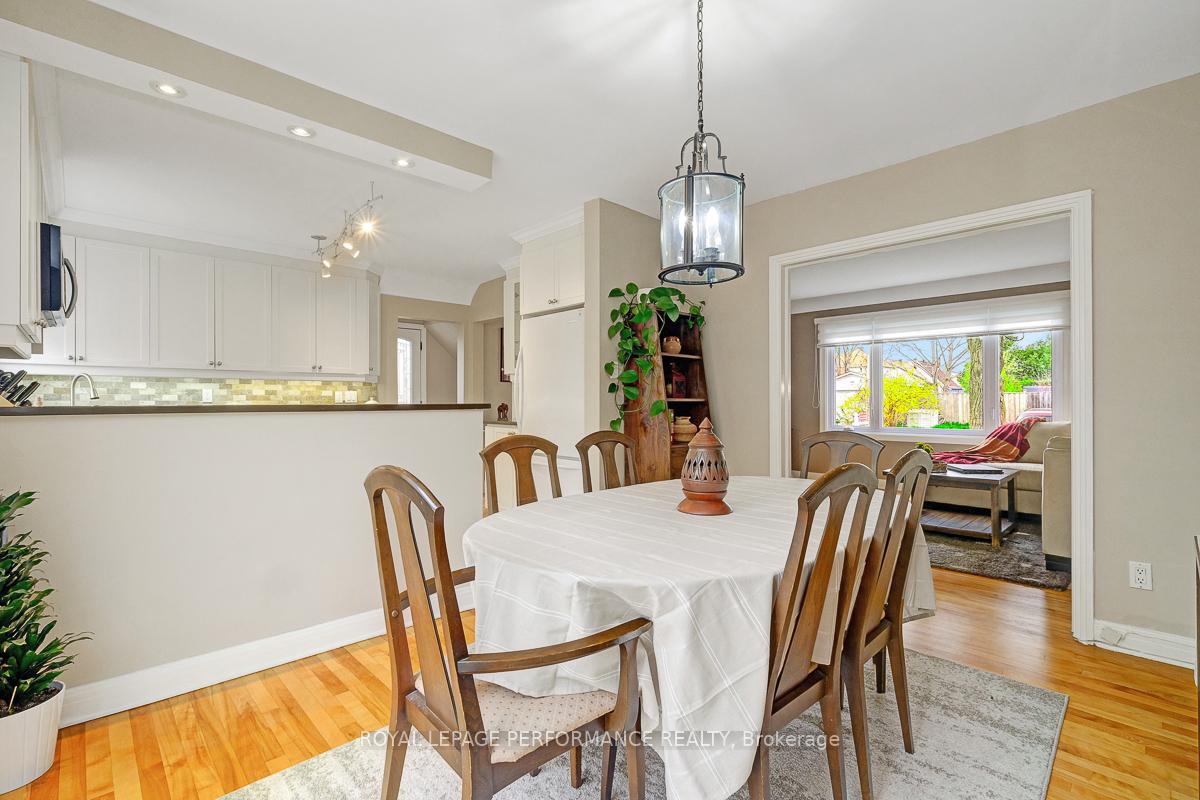 Photo 12 of 956 Telford Avenue, Ottawa, Overbrook/Castle Heights — HOMEH