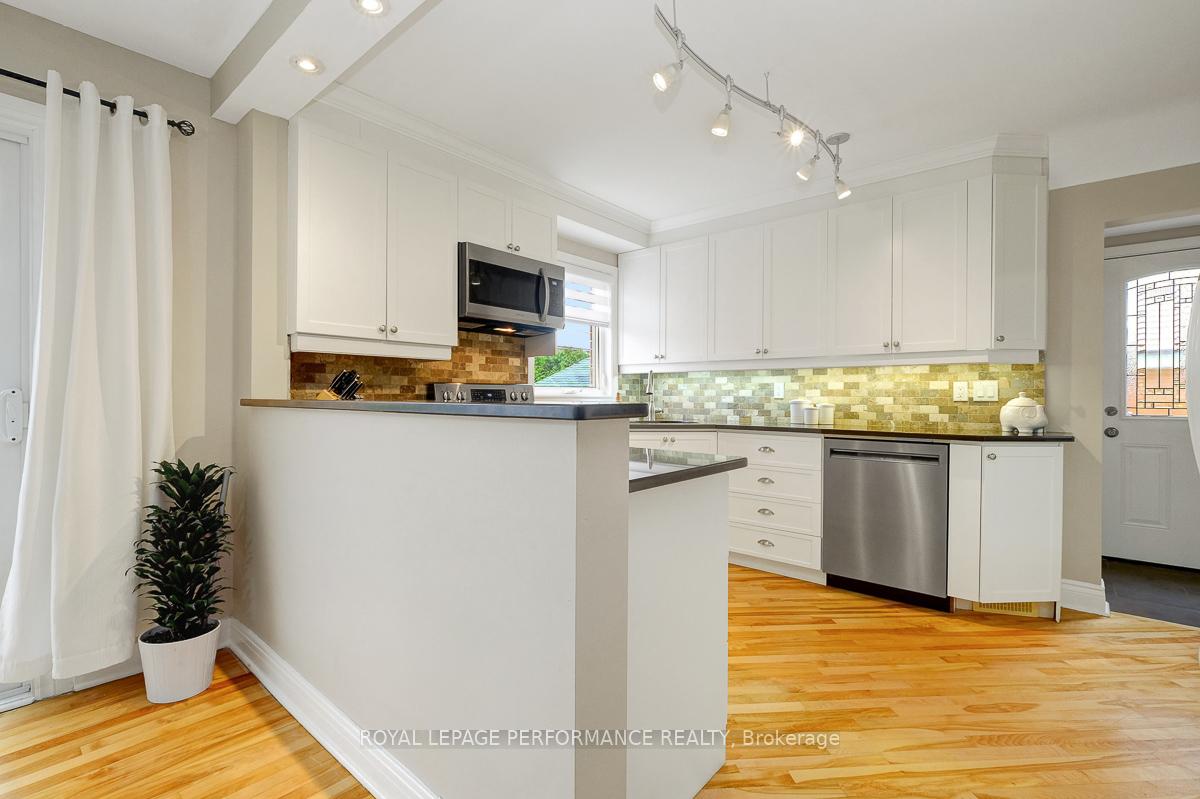 Photo 13 of 956 Telford Avenue, Ottawa, Overbrook/Castle Heights — HOMEH