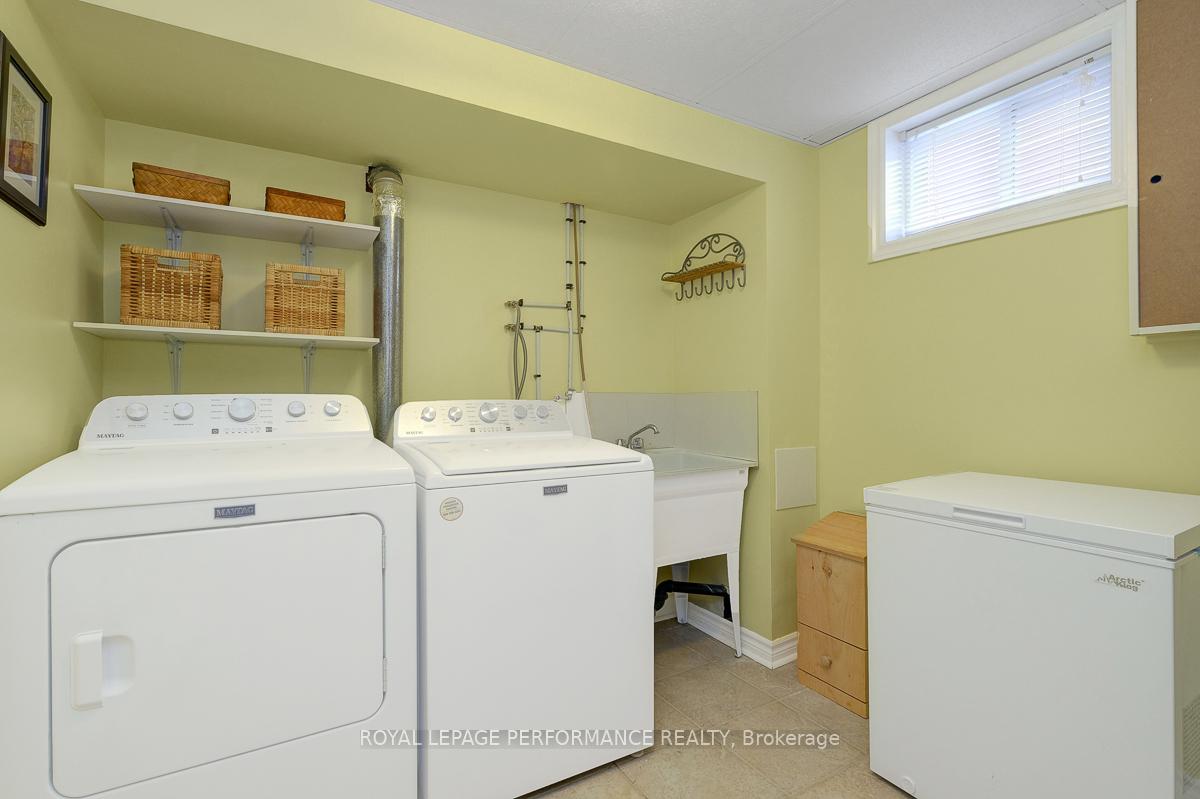 Photo 38 of 956 Telford Avenue, Ottawa, Overbrook/Castle Heights — HOMEH