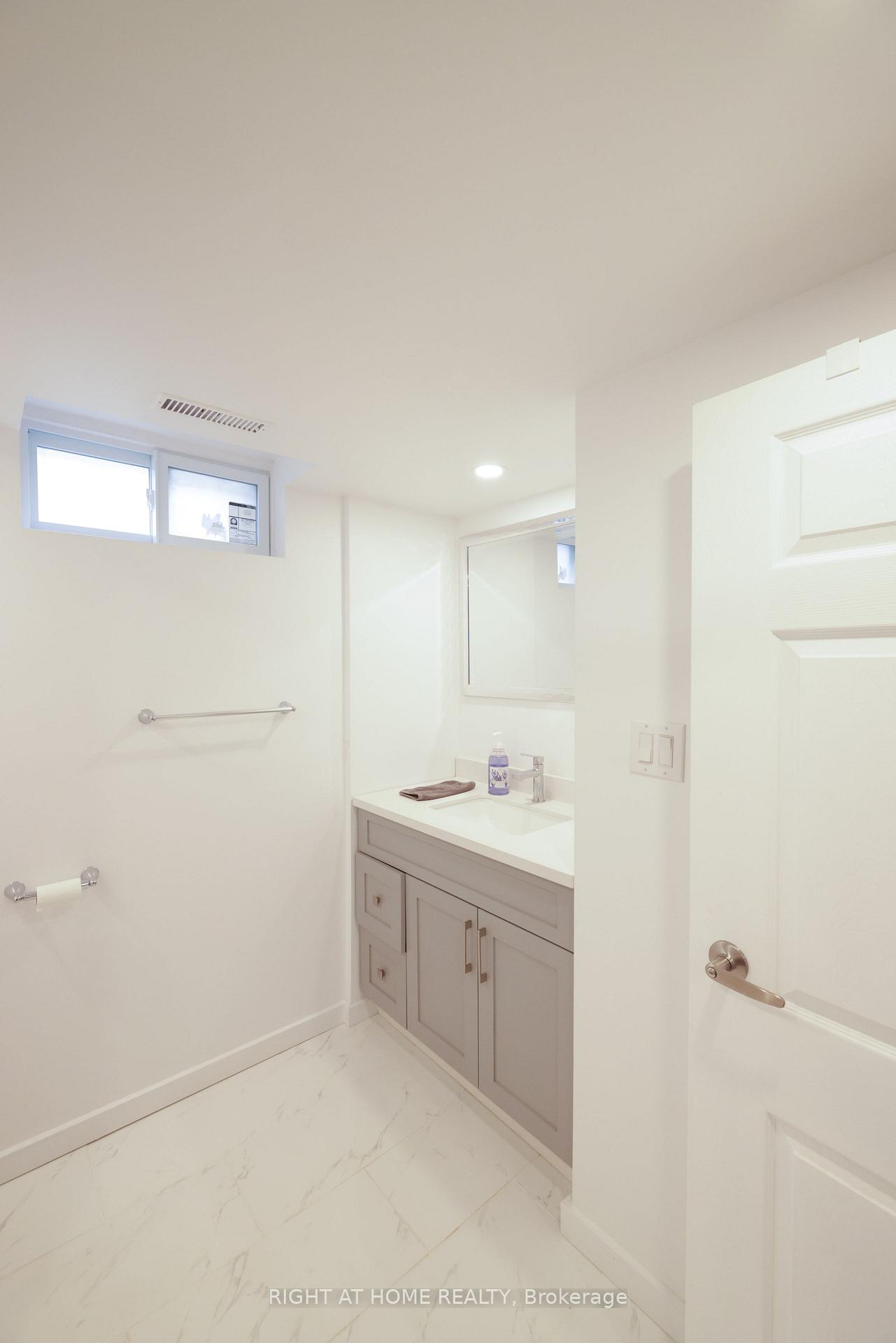 Photo 16 of 72 Claymore Crescent, Oshawa, Eastdale — HOMEH