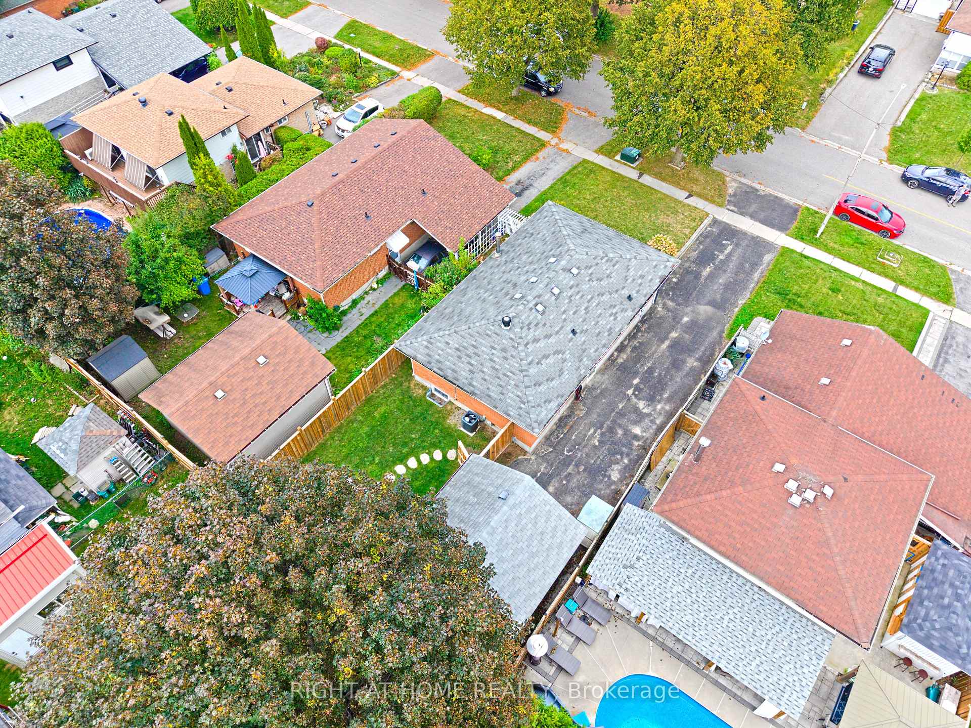 Photo 38 of 72 Claymore Crescent, Oshawa, Eastdale — HOMEH